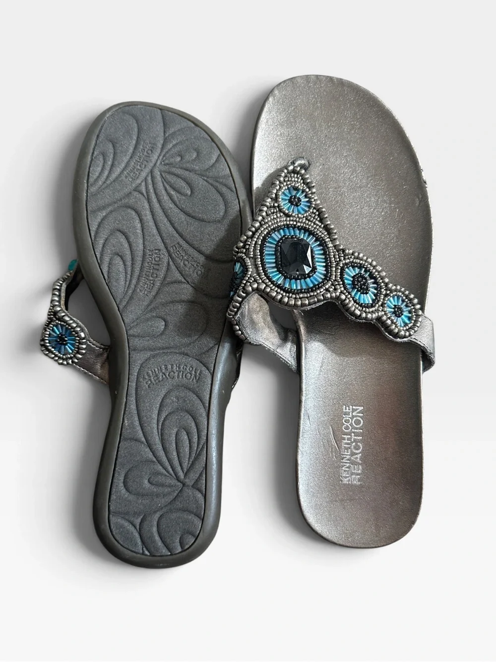 Kenneth Cole Reaction Embellished Metallic Beaded Flip Flop Thongs Womens 8